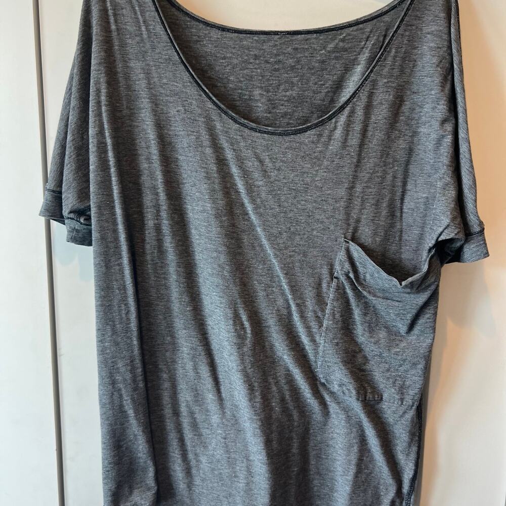 (Lrg) Lululemon Tee